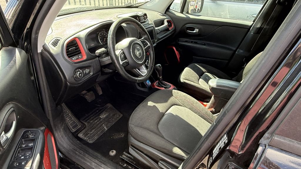 Used 2015 Jeep Renegade Trailhawk w/ Safety & Security Group I AWD/4WD image 3