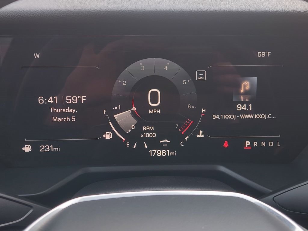 Used 2025 GMC Acadia Elevation FWD image 17