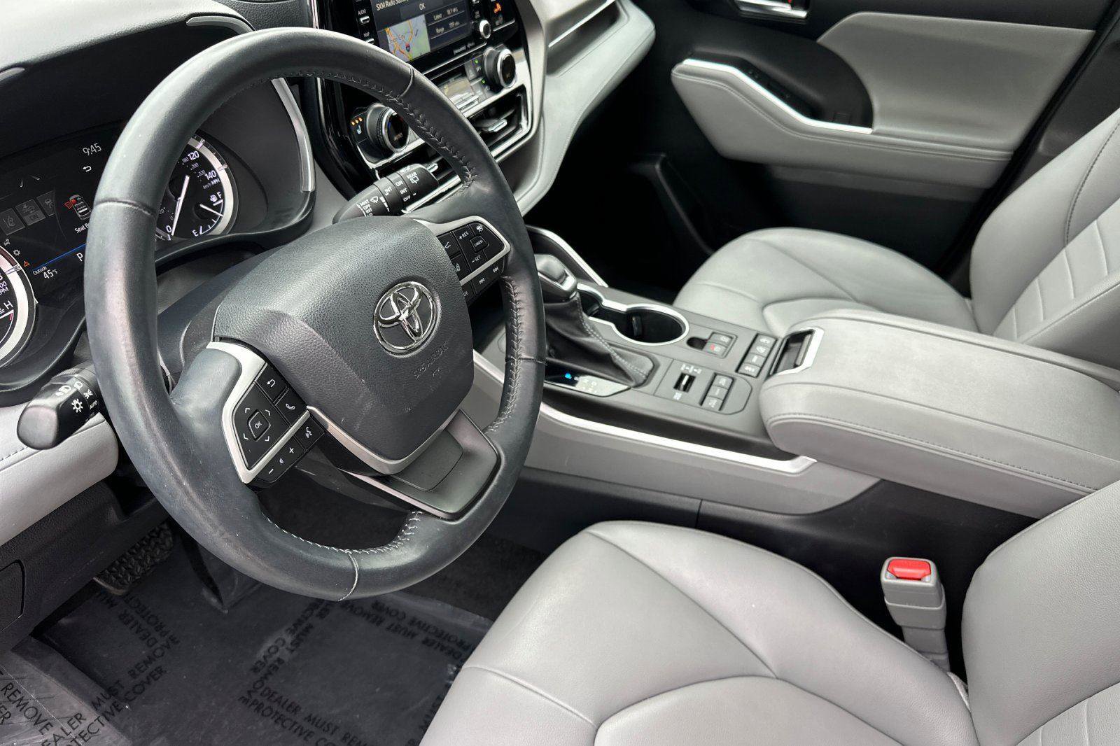 Used 2022 Toyota Highlander XLE image 10