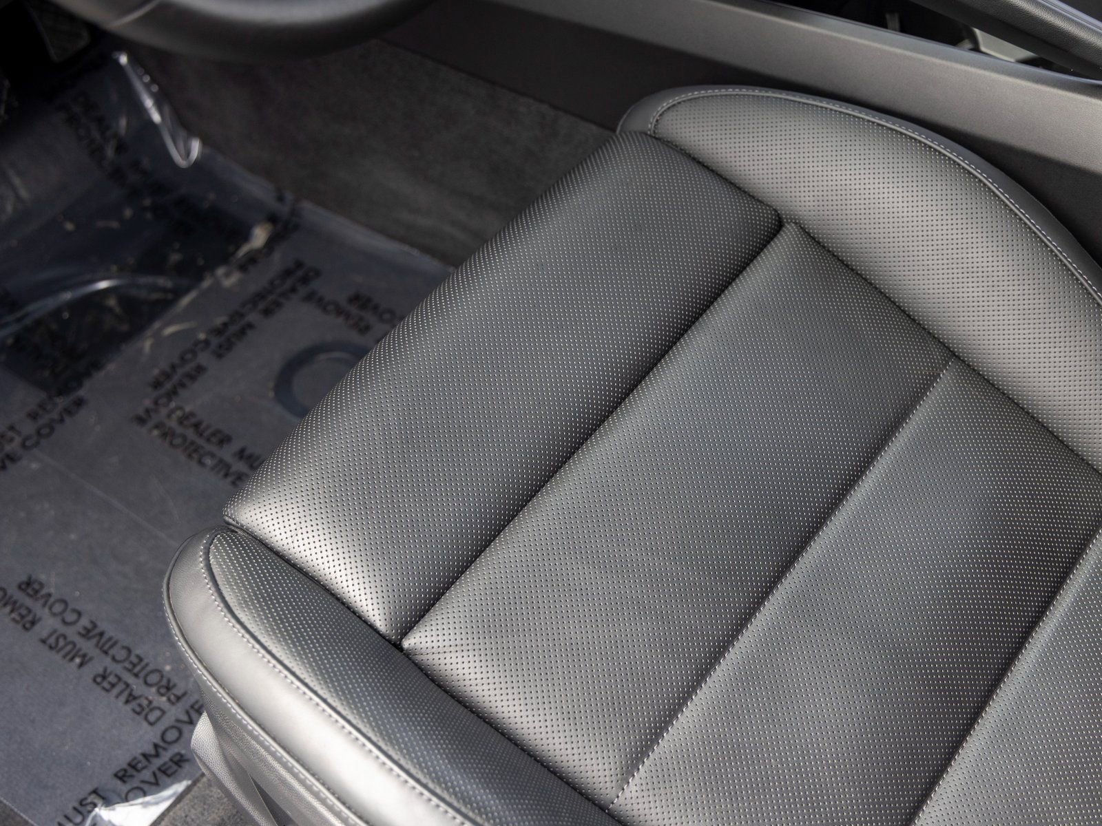 Certified 2025 Porsche Macan Electric image 29