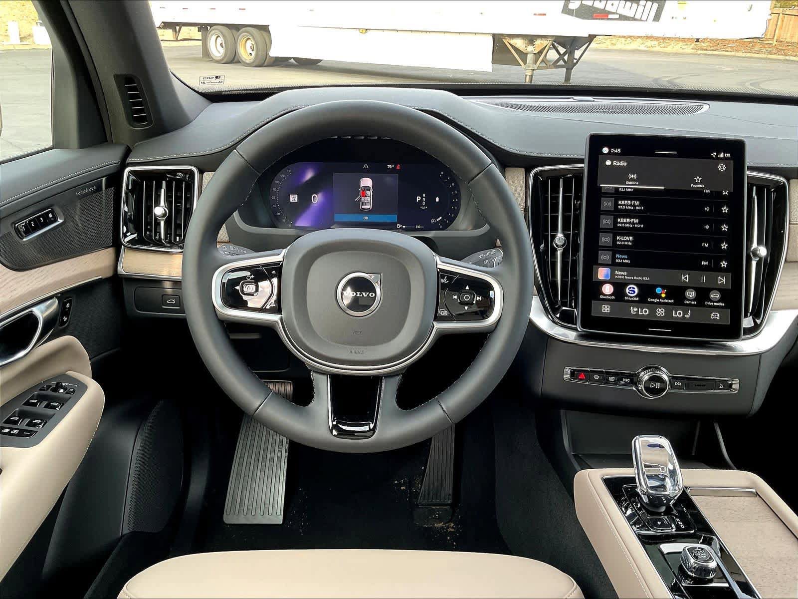 New 2026 Volvo XC90 B5 Plus w/ Protection Package Premier AWD/4WD image 15