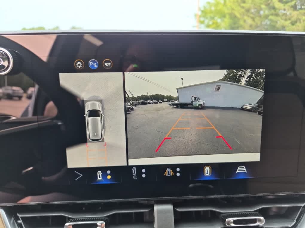 New 2026 Chevrolet Equinox ACTIV w/ Convenience Package III AWD/4WD image 26