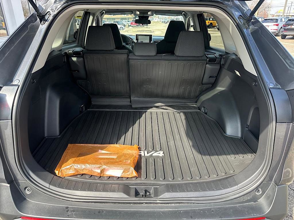 Certified 2025 Toyota RAV4 LE image 9
