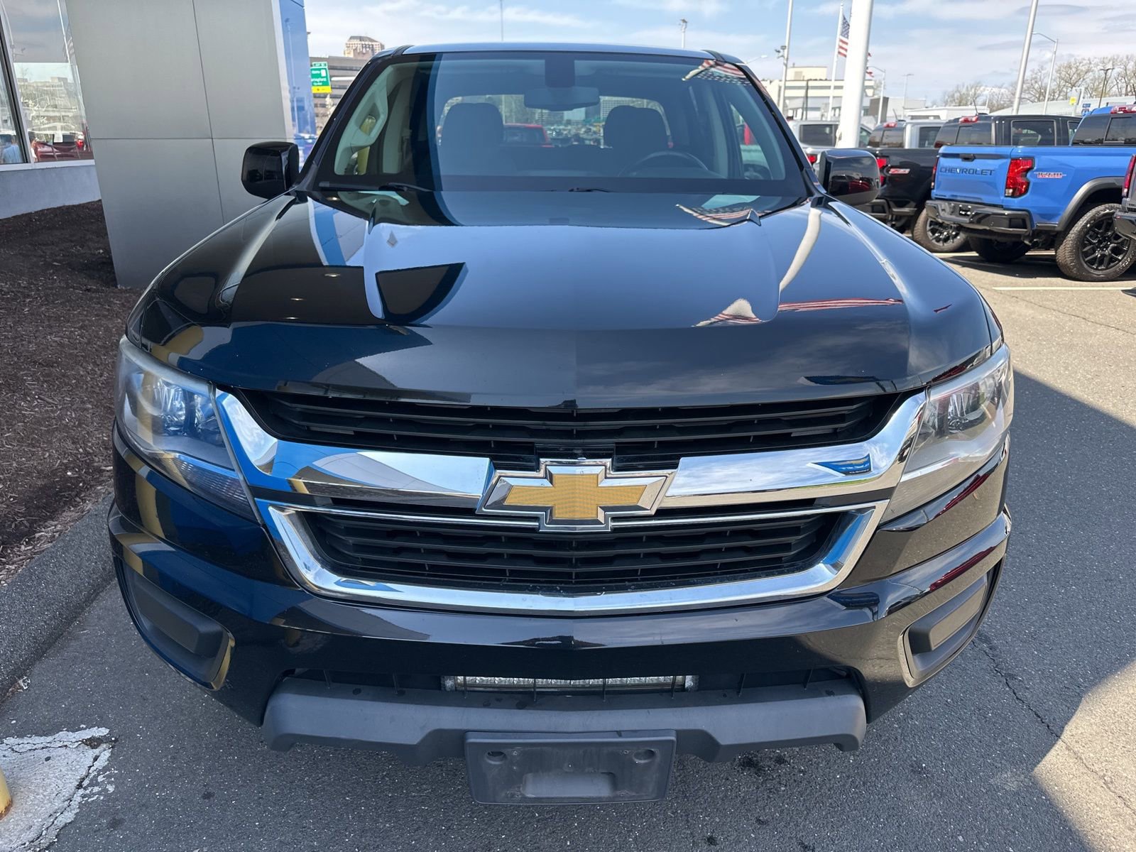 Used 2019 Chevrolet Colorado LT image 2