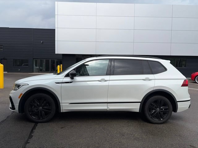 Used 2022 Volkswagen Tiguan SE R-Line AWD/4WD image 7