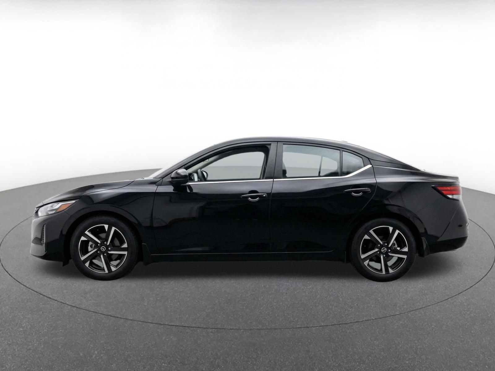 Used 2025 Nissan Sentra SV FWD image 4