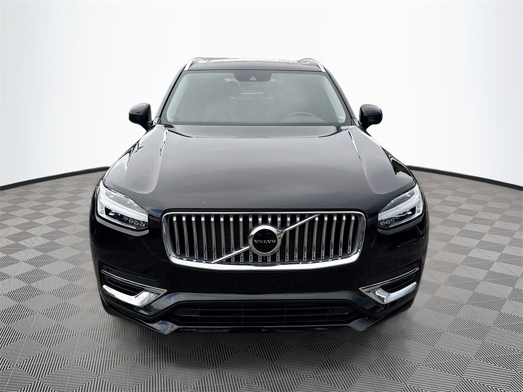 Used 2022 Volvo XC90 T8 Inscription image 2