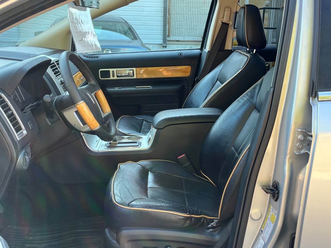 Used 2010 Lincoln MKX AWD image 8