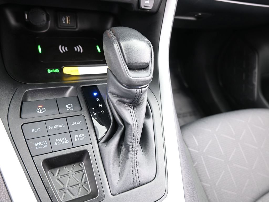 Used 2025 Toyota RAV4 XLE image 26
