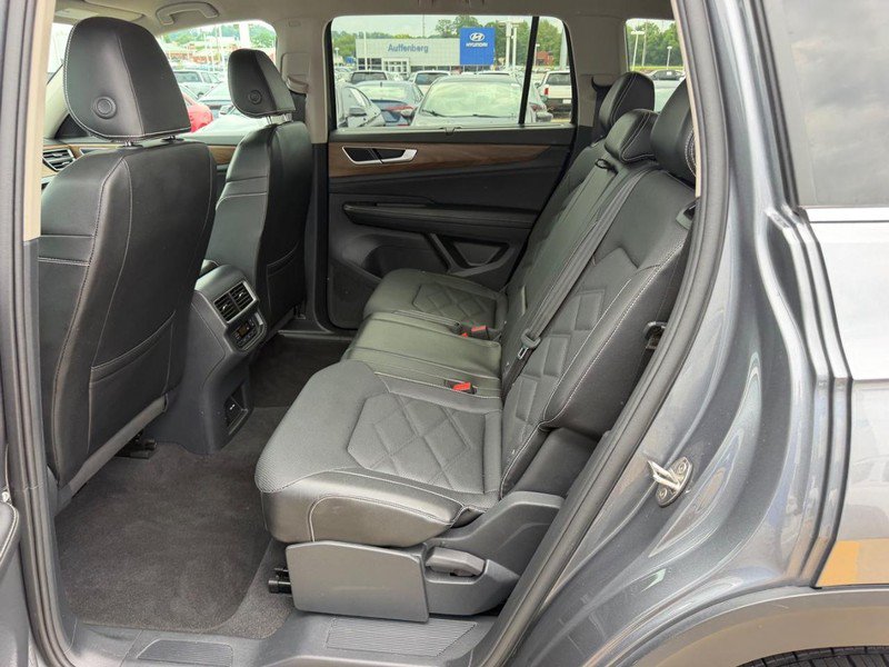 Used 2025 Volkswagen Atlas SE AWD/4WD image 10