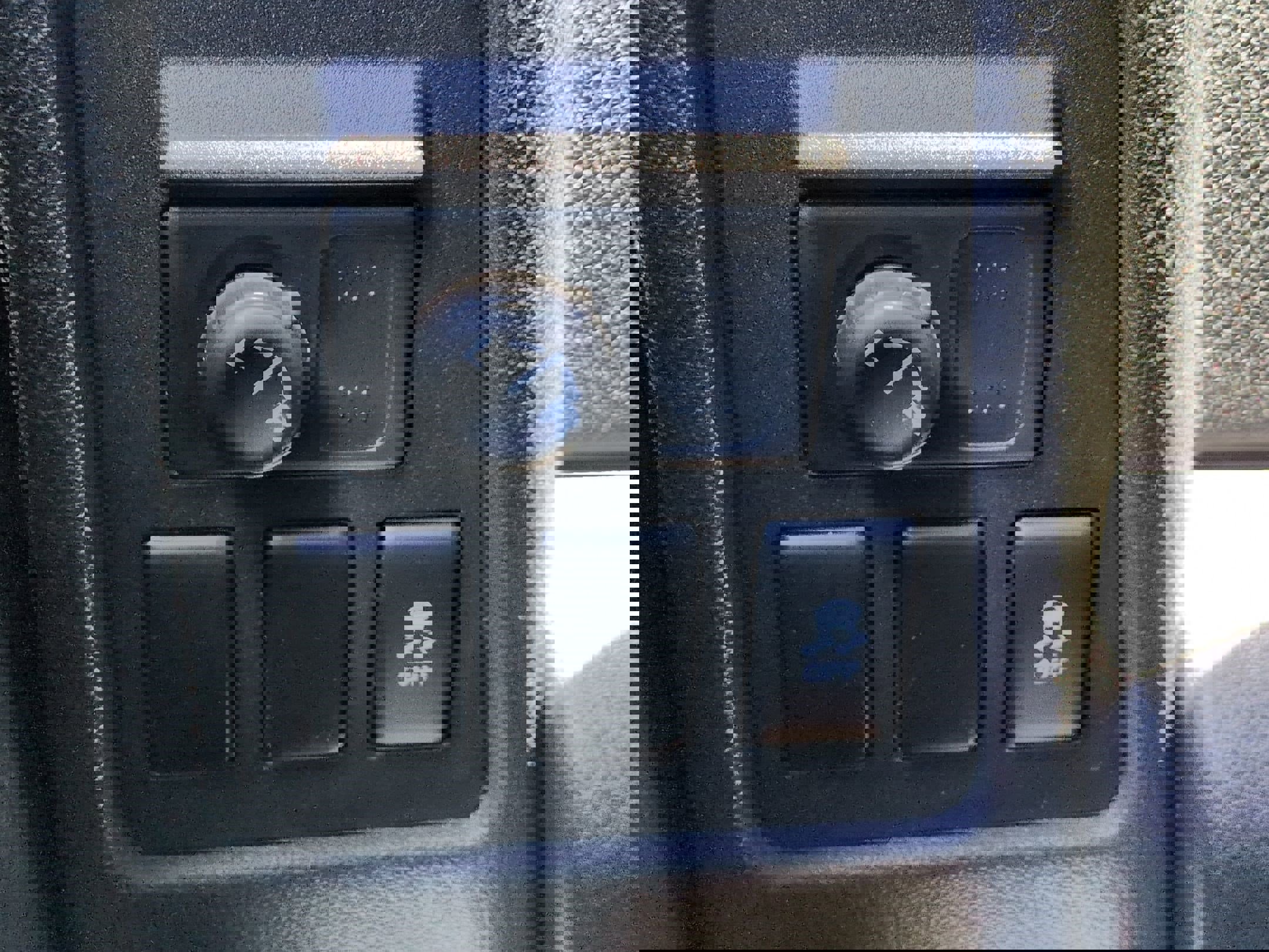 Used 2015 Nissan Rogue S w/ Convenience Package image 17