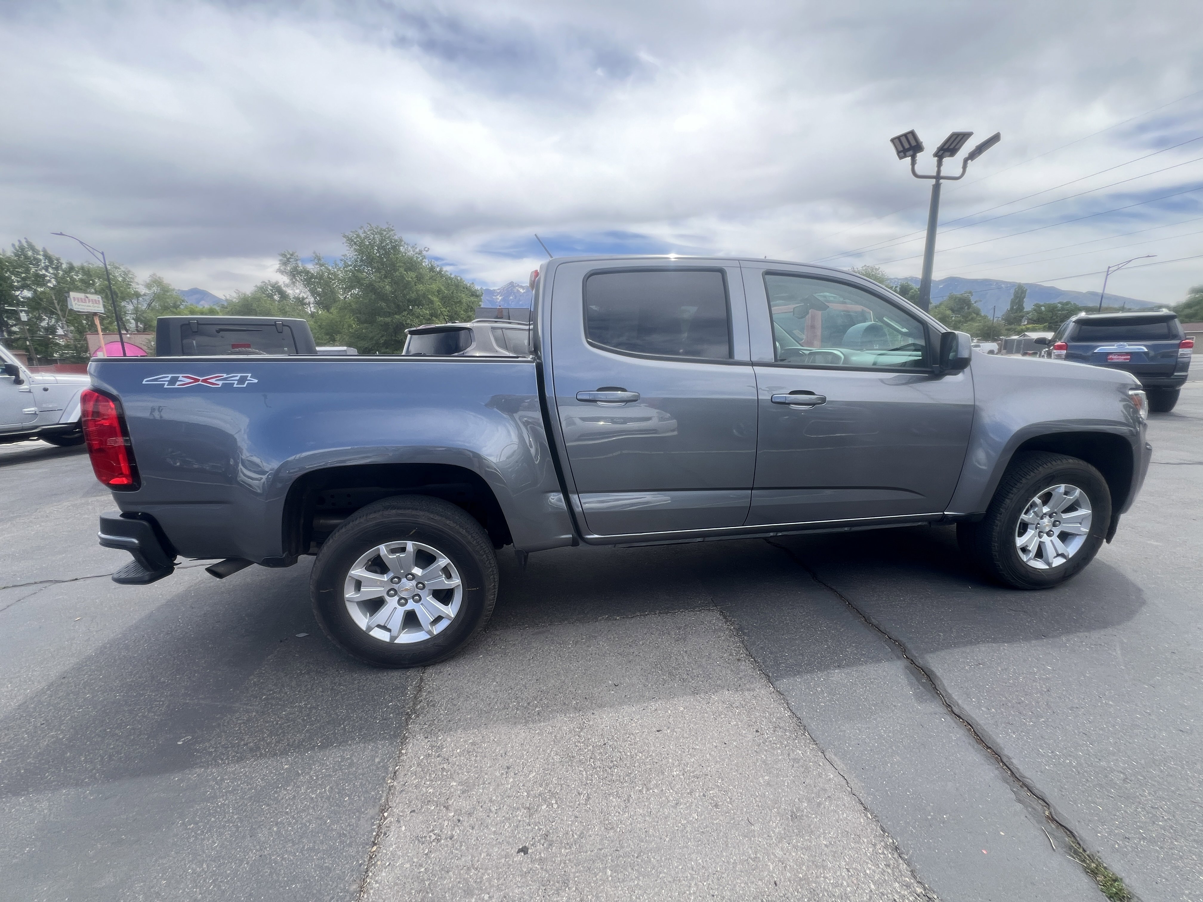 Used 2022 Chevrolet Colorado LT w/ Luxury Package AWD/4WD image 5