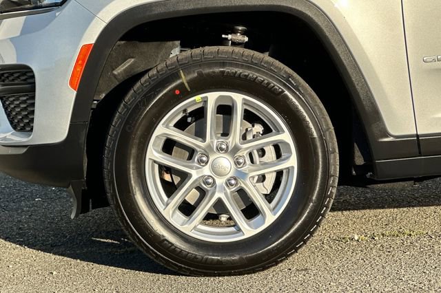 New 2025 Jeep Grand Cherokee Laredo X w/ Luxury Tech Group I image 25
