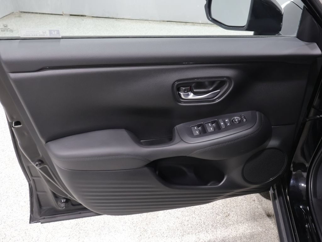 Used 2024 Honda HR-V LX image 11