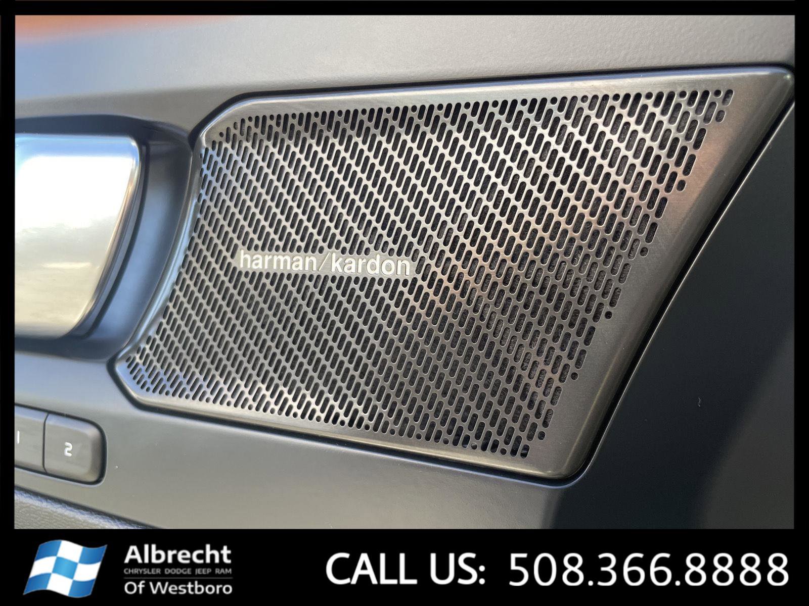 Used 2024 Volvo XC40 B5 Ultimate w/ Climate Package AWD/4WD image 28
