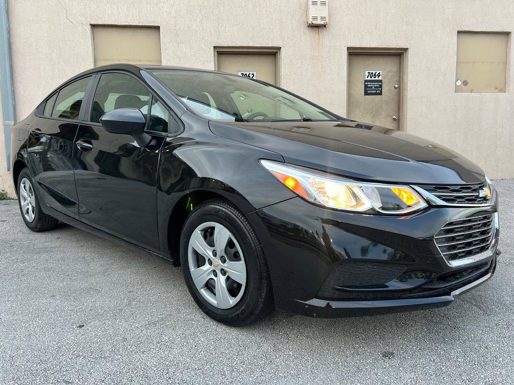 Used 2018 Chevrolet Cruze LS FWD image 13