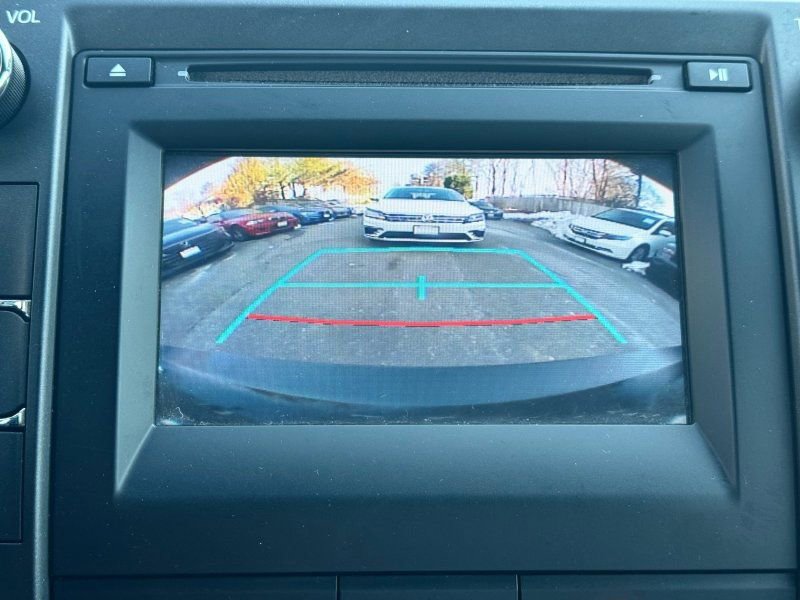 Used 2017 Toyota Camry SE image 10