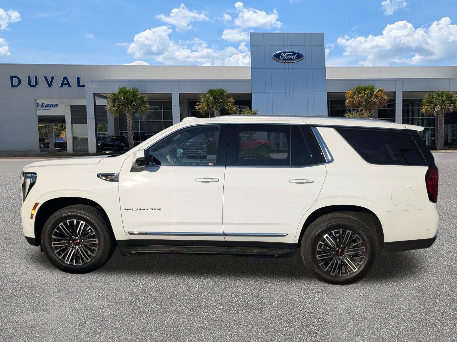 Used 2025 GMC Yukon Elevation image 7