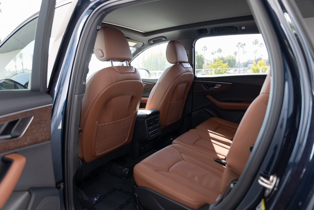 Used 2025 Audi Q7 3.0T Premium w/ Convenience Package image 15