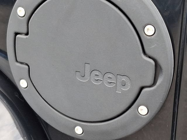 Used 2012 Jeep Wrangler Sahara w/ Connectivity Group AWD/4WD image 30