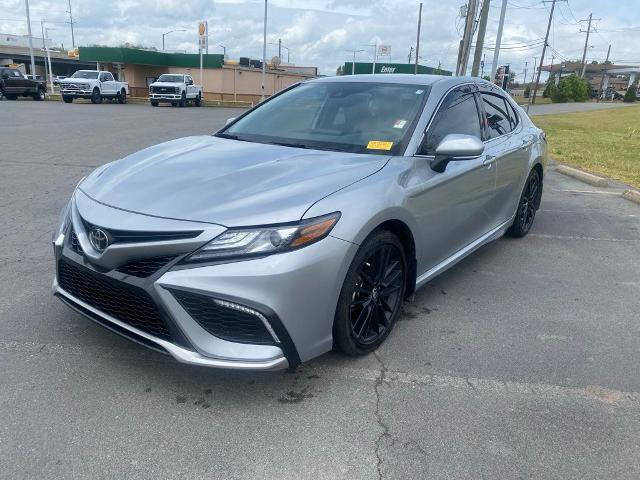 Used 2024 Toyota Camry XSE FWD image 3