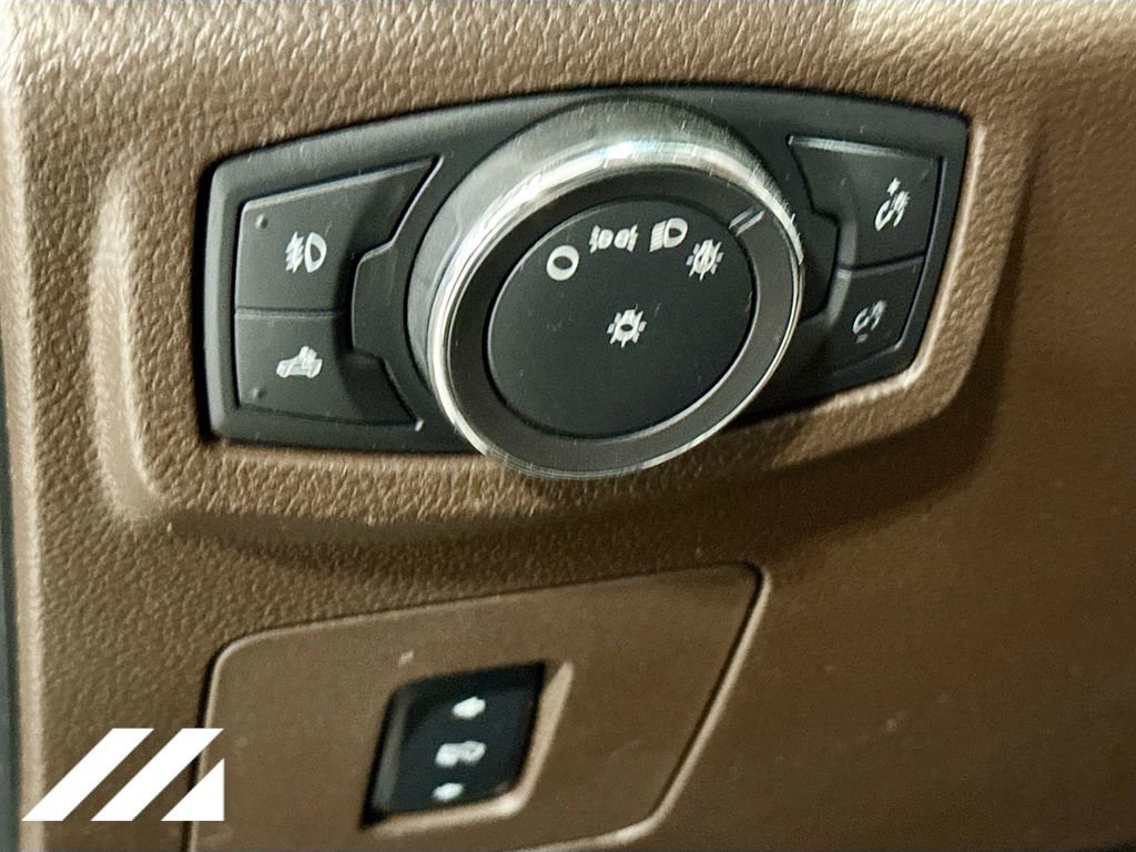 Used 2016 Ford F150 King Ranch w/ Equipment Group 601A Luxury AWD/4WD image 10