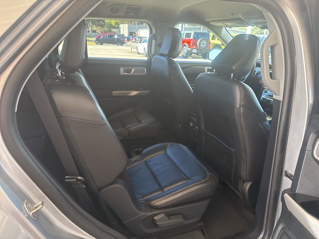 Used 2021 Ford Explorer Limited w/ Equipment Group 301A image 24