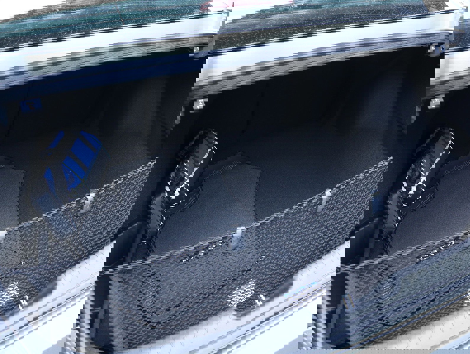 New 2025 Hyundai Elantra Limited image 5