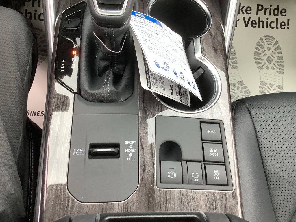 New 2026 Toyota Highlander Platinum image 21