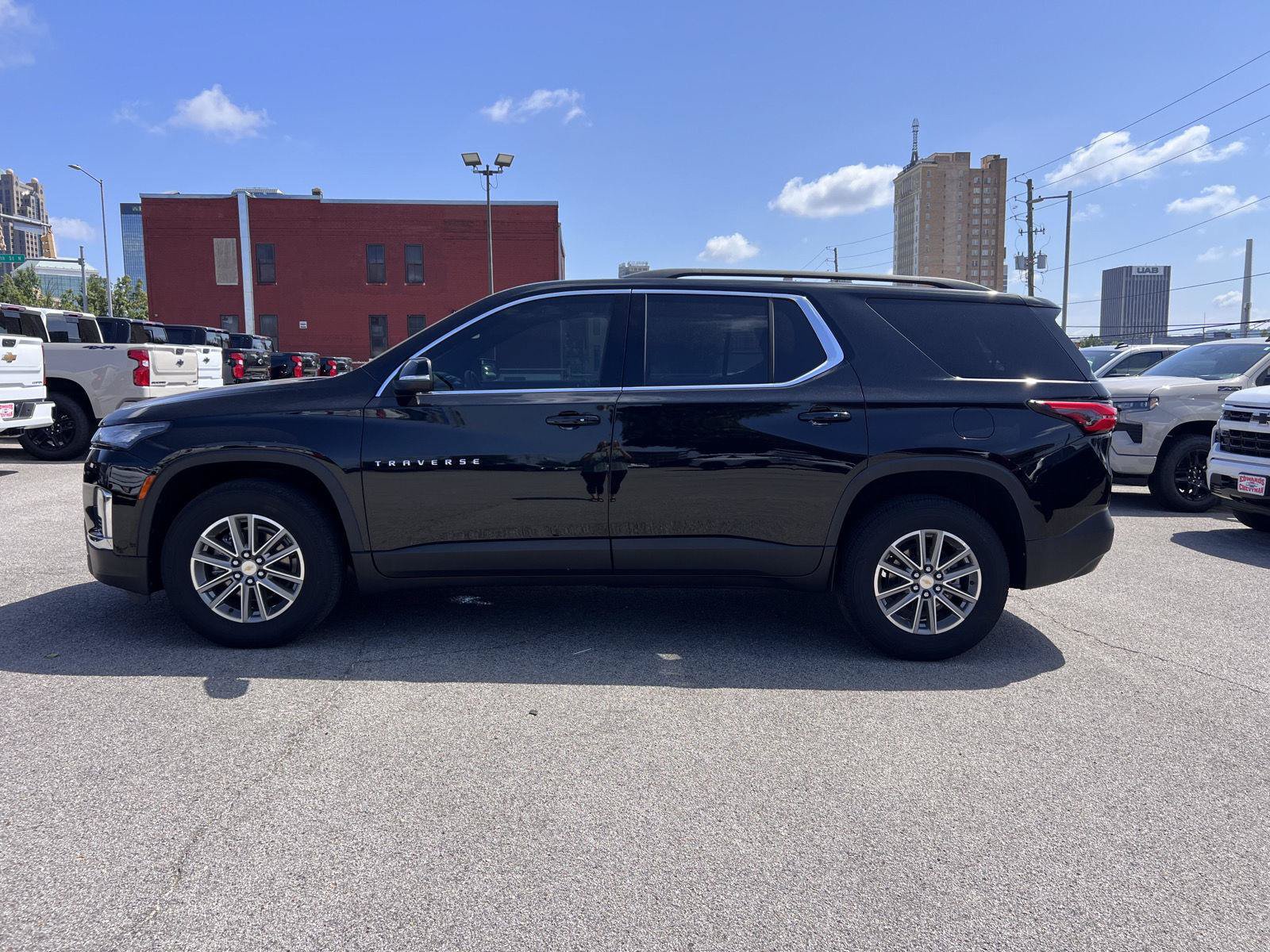 Used 2024 Chevrolet Traverse LT FWD image 30