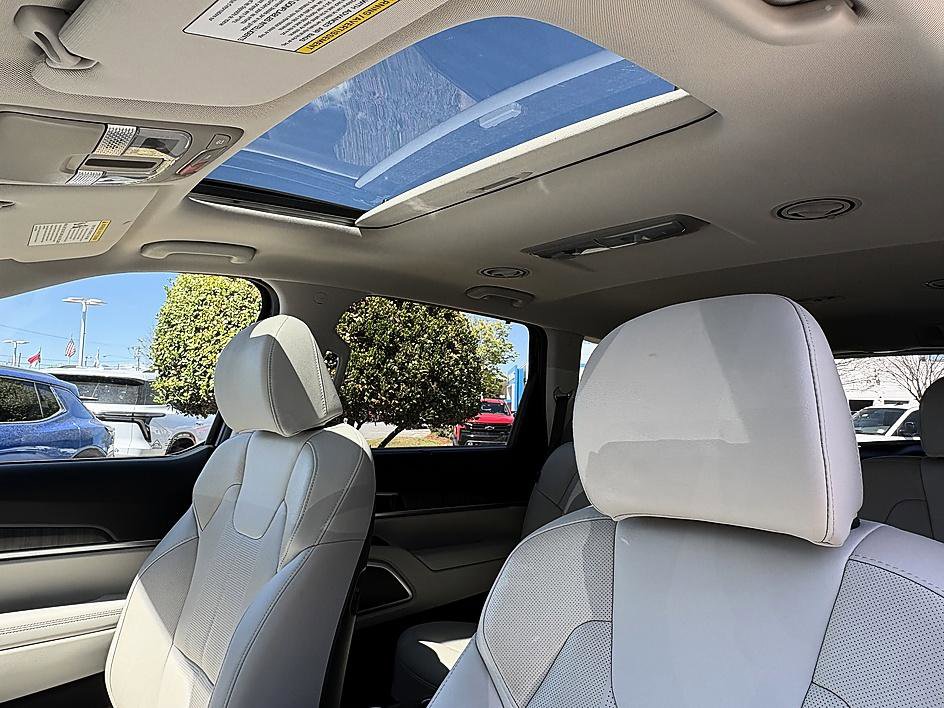 Used 2023 Kia Telluride EX w/ EX Captain's Chair Package AWD/4WD image 20