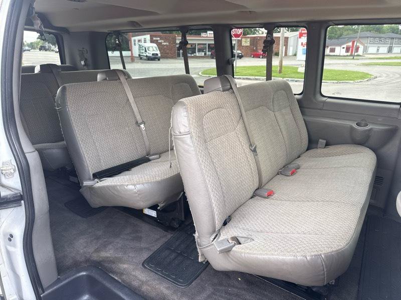 Used 2010 Chevrolet Express 3500 LT w/ LT Preferred Equipment Group RWD image 19
