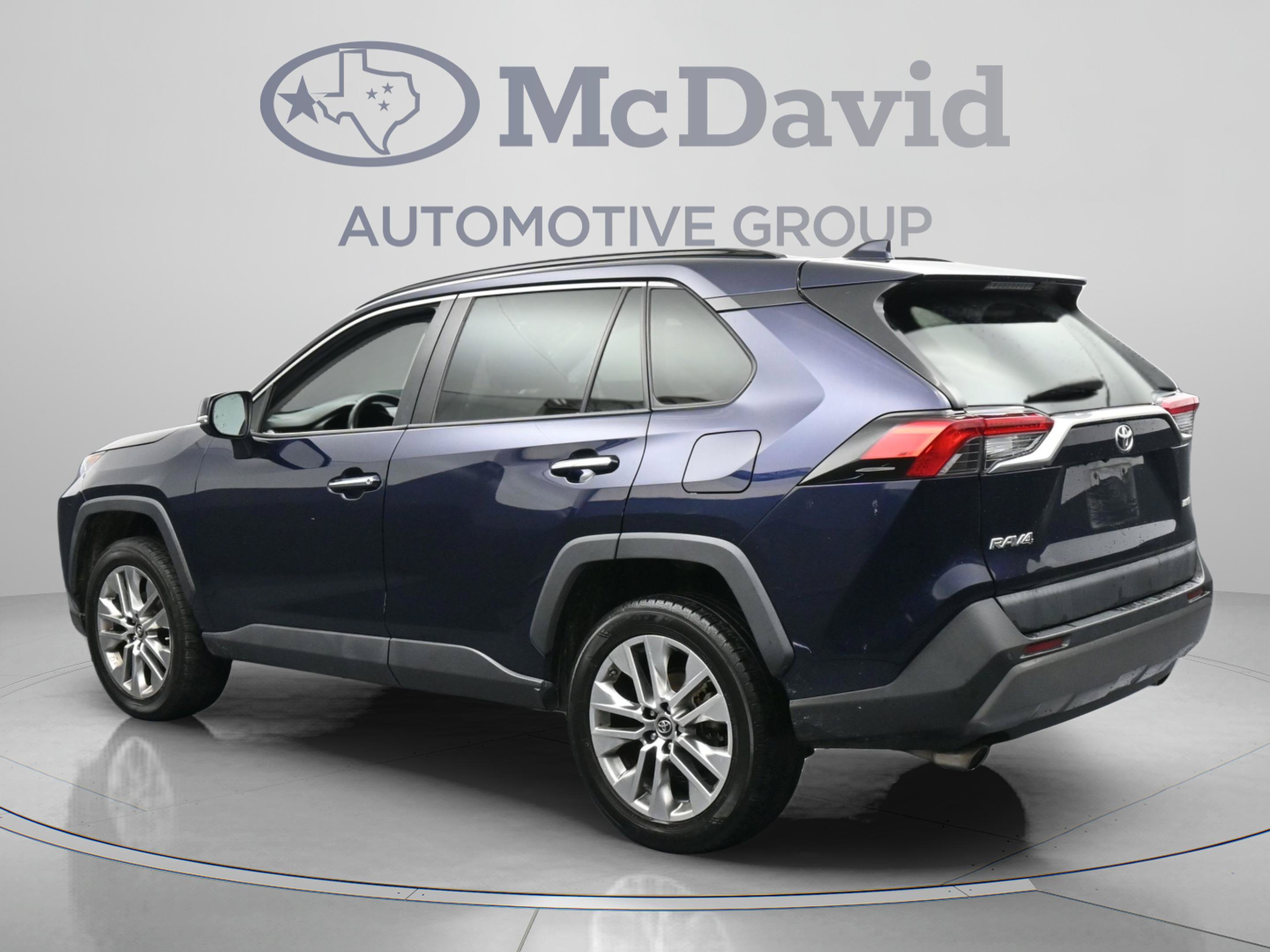 Used 2019 Toyota RAV4 Limited w/ Cold Weather Package FWD image 6