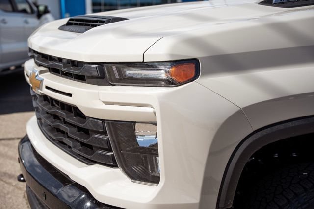 New 2026 Chevrolet Silverado 2500 Custom w/ Custom Value Package AWD/4WD image 15