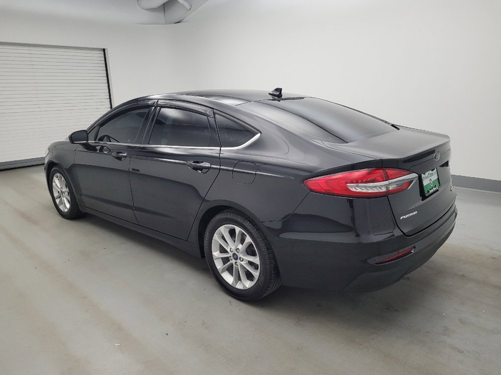 Used 2019 Ford Fusion SE FWD image 3