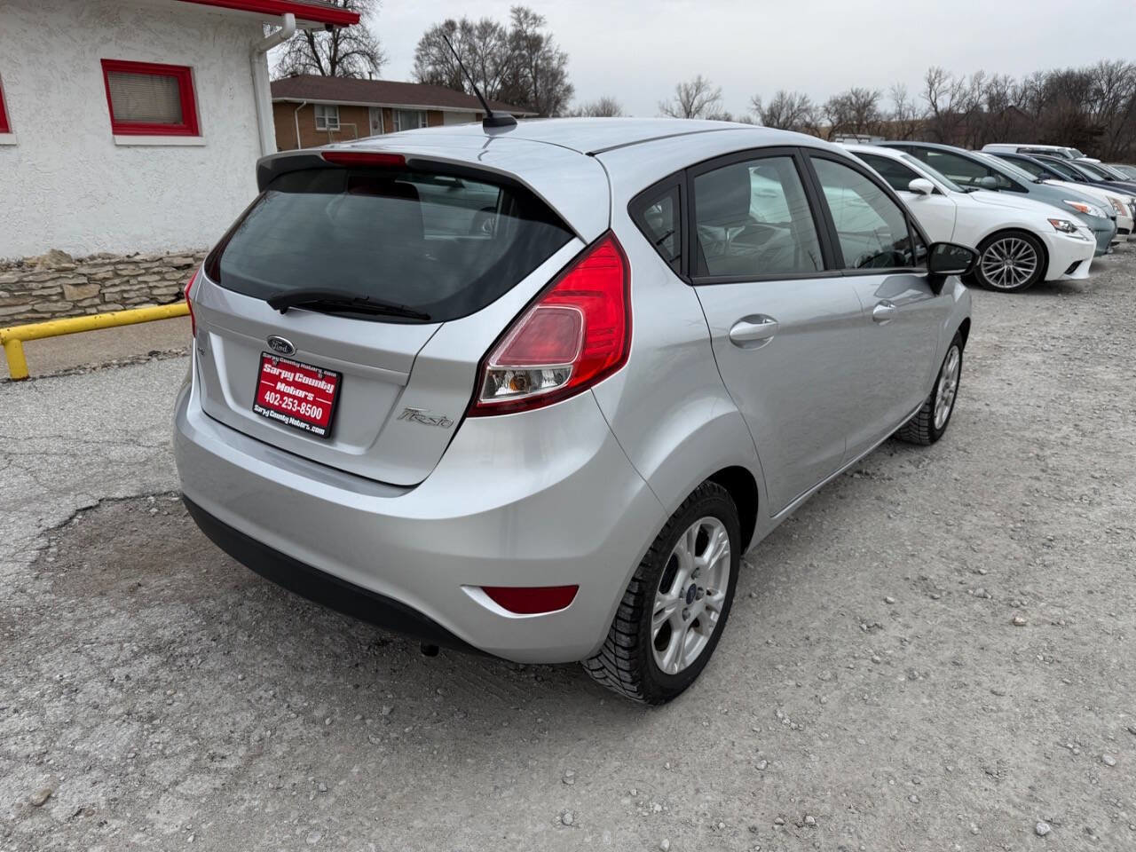 Used 2016 Ford Fiesta SE image 3