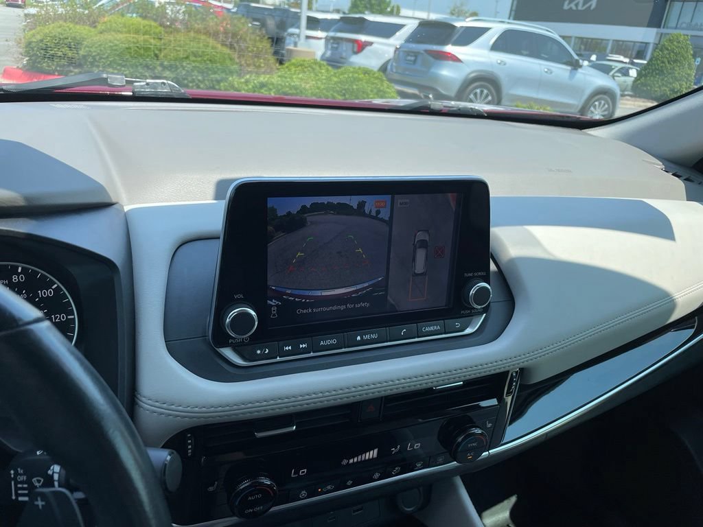 Used 2023 Nissan Rogue SL AWD/4WD image 17