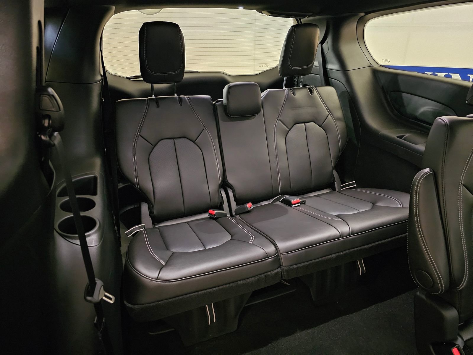 New 2026 Chrysler Pacifica Select image 30