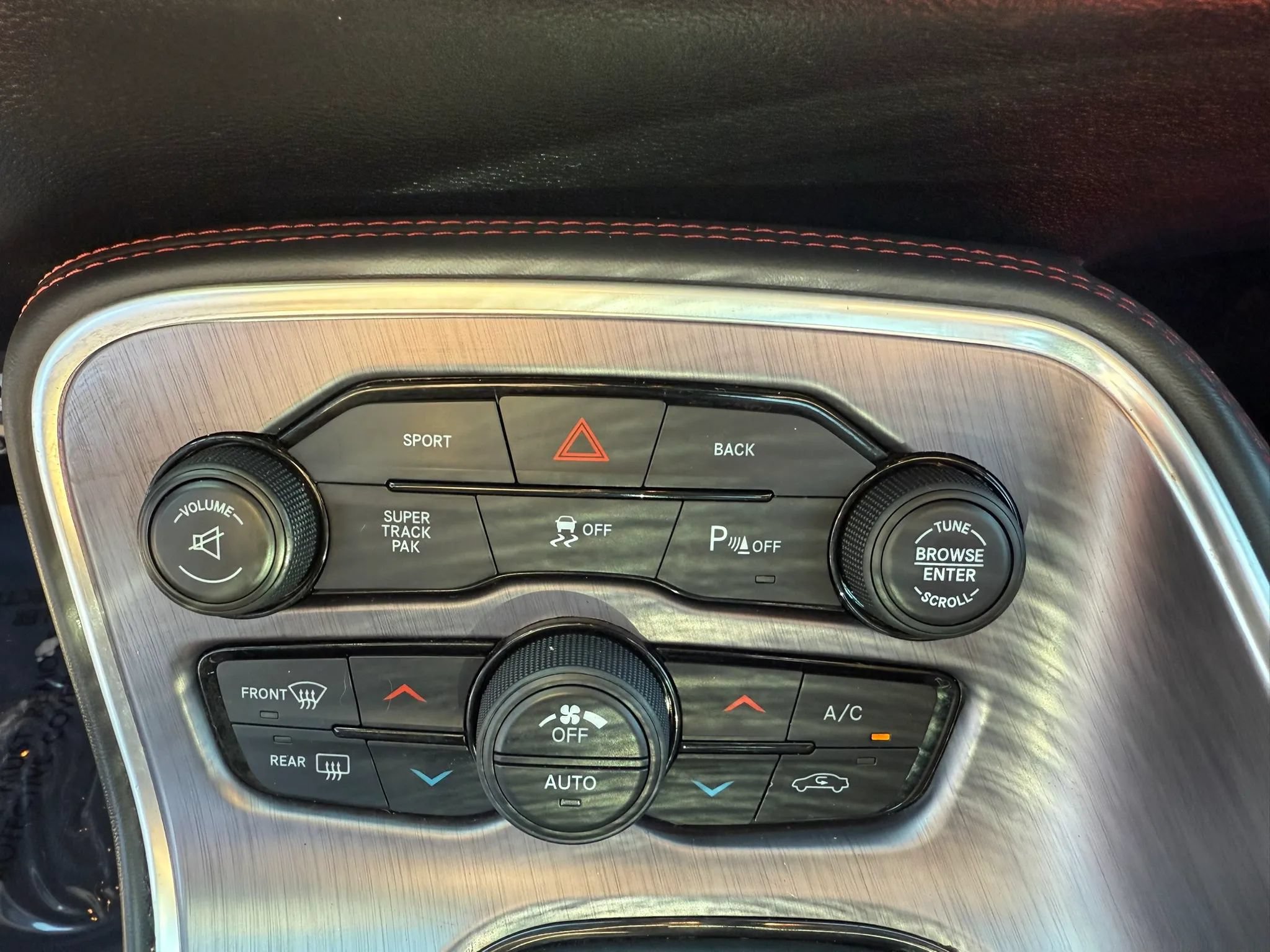 Used 2015 Dodge Challenger R/T Scat Pack RWD image 15