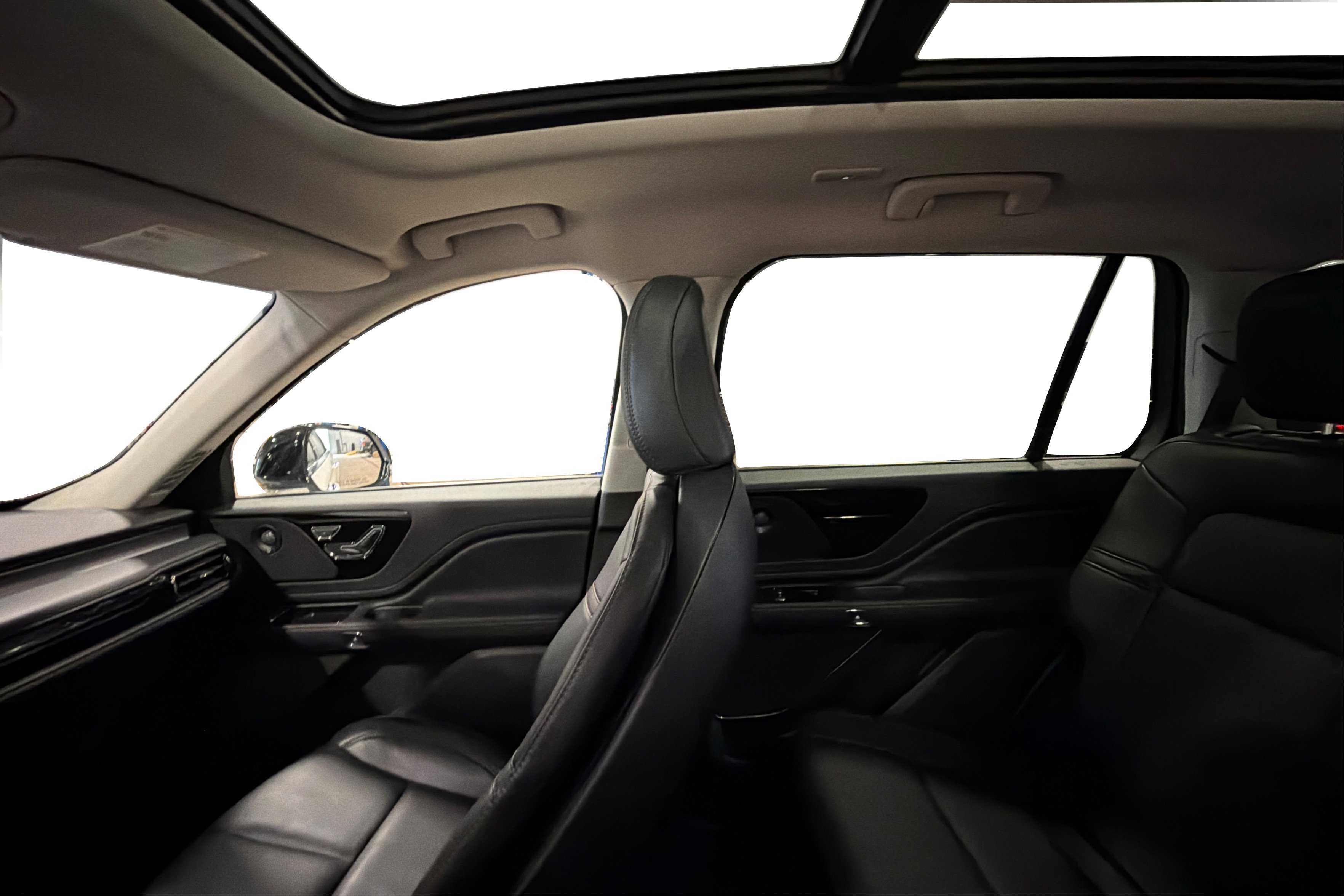 Used 2025 Lincoln Aviator AWD image 44