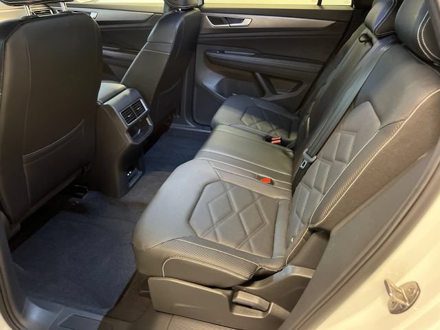 Certified 2024 Volkswagen Atlas Cross Sport SE FWD image 16