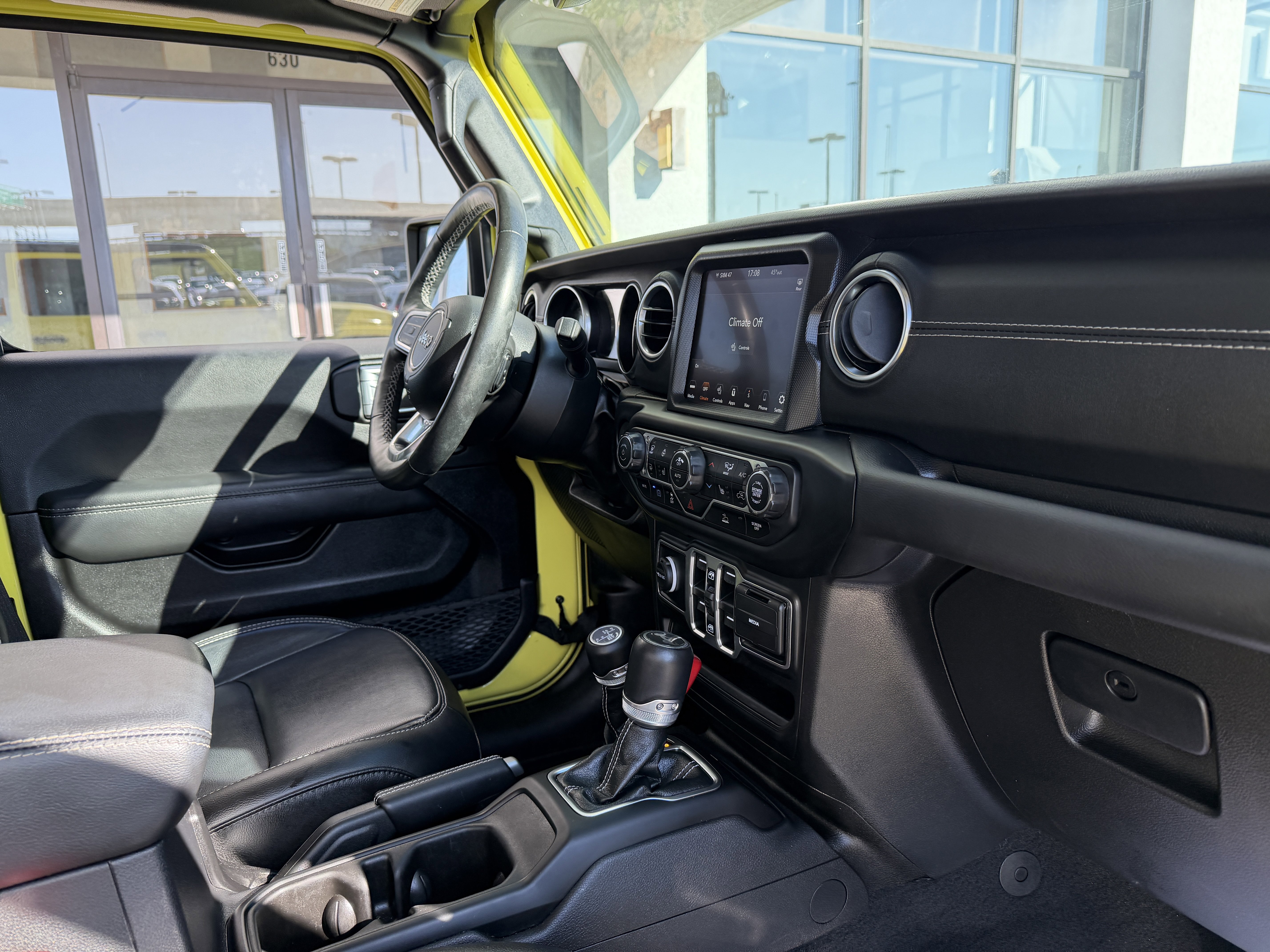 Used 2023 Jeep Wrangler Sahara w/ Cold Weather Group image 29