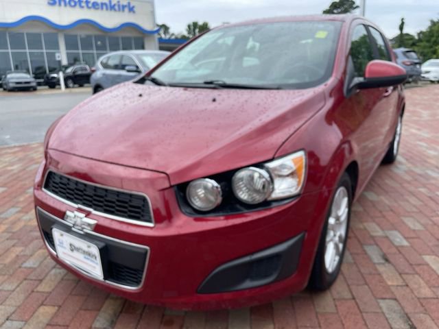 Used 2016 Chevrolet Sonic LT w/ Fun and Sun Package FWD image 1