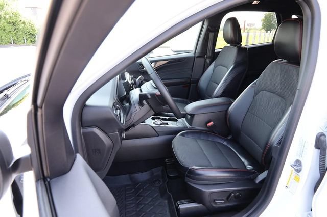 Certified 2023 Ford Escape ST-Line w/ Equipment Group 301A FWD image 9