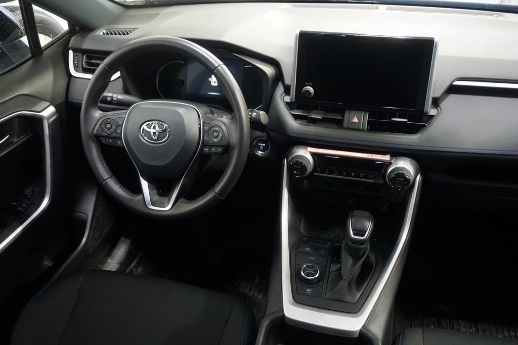 Used 2025 Toyota RAV4 SE image 24