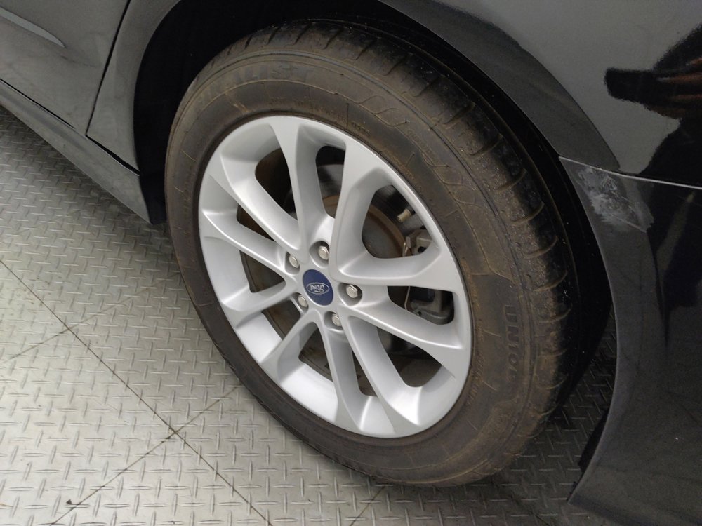 Used 2020 Ford Fusion SE FWD image 31