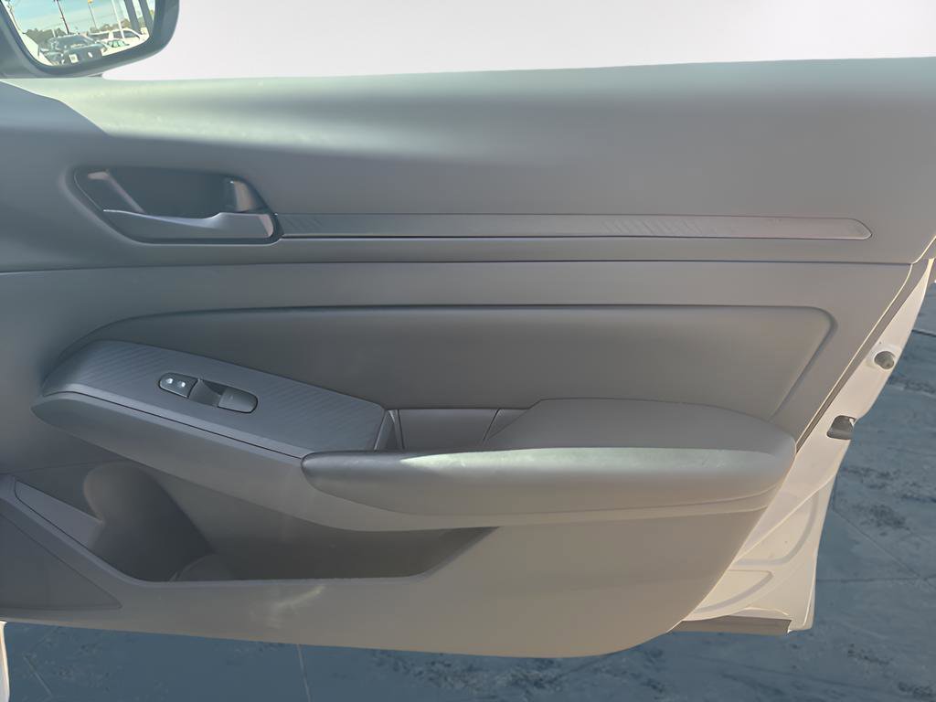 Used 2025 Nissan Altima 2.5 S image 13