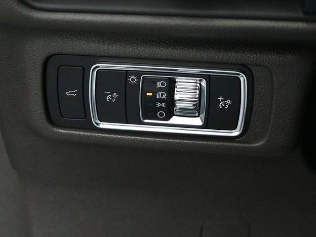 Certified 2022 Lincoln Corsair AWD w/ Equipment Group 101A image 11