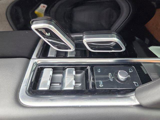 Used 2024 Land Rover Range Rover Autobiography image 18