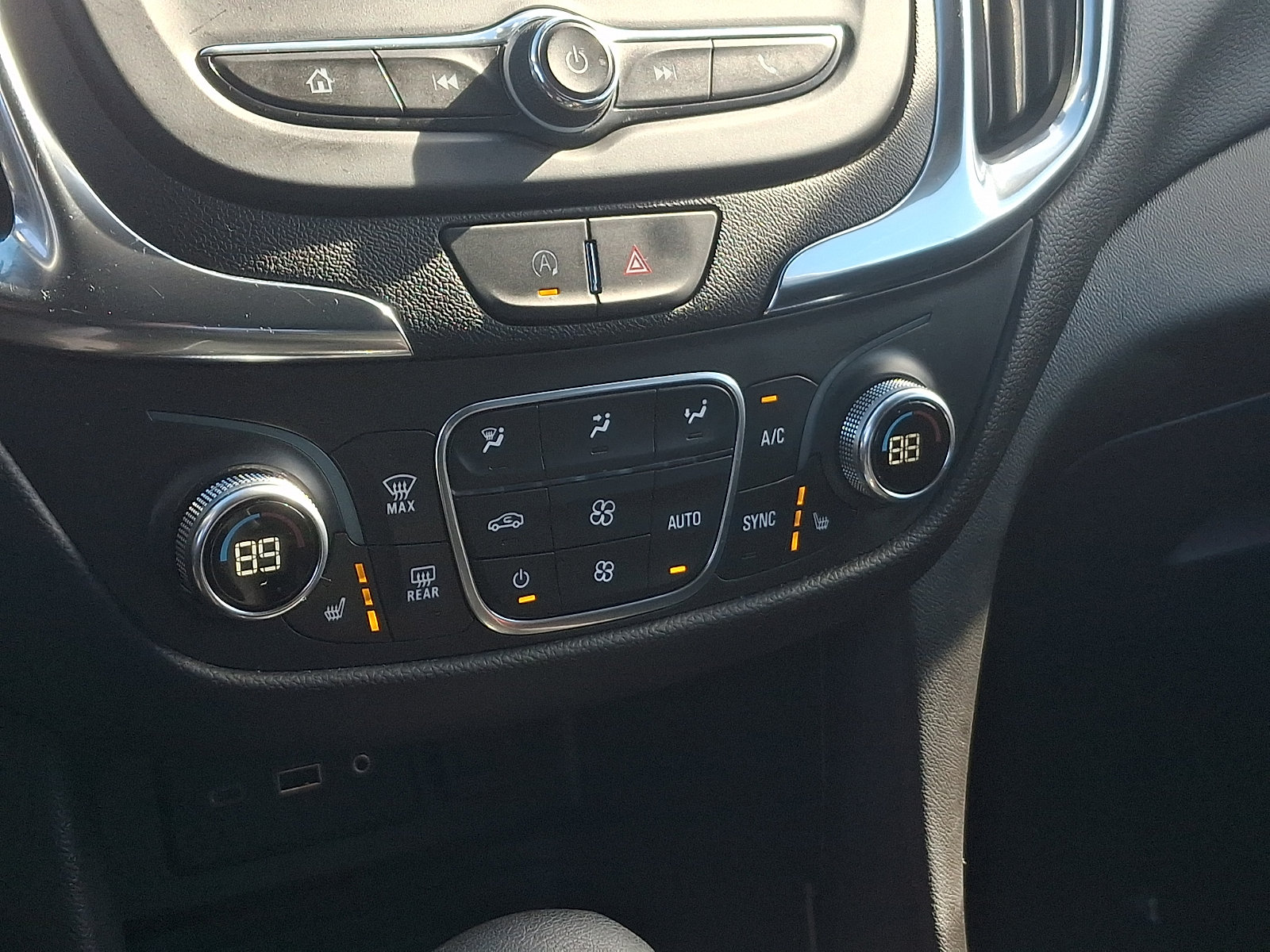 Used 2024 Chevrolet Equinox LT FWD image 15